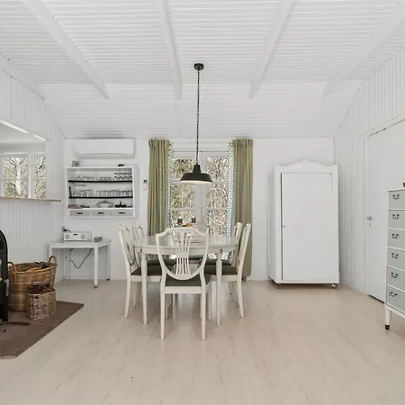 Lucie - 50m From The Sea By Interhome Rønne
